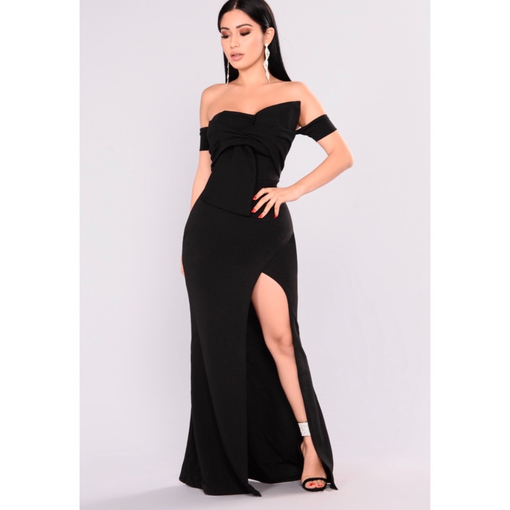 Reception Off Shoulder Gown in Black  (US L) BNWT